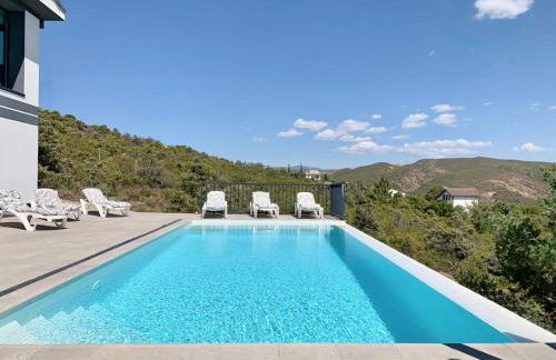 Chalet a estrenar, espectaculares vistas a la montaña - Foto 5