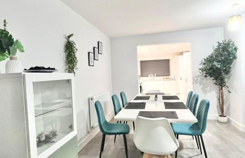 Stunning Five Bedroom Holiday Home in Chartham Canterbury with Hot Tub - Foto 6