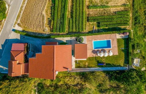 Three-Bedroom Apartment In Donja Ostrvica - Photo 13