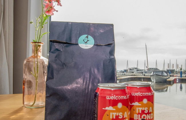 Modern Houseboat With View of the Lake - Foto 21