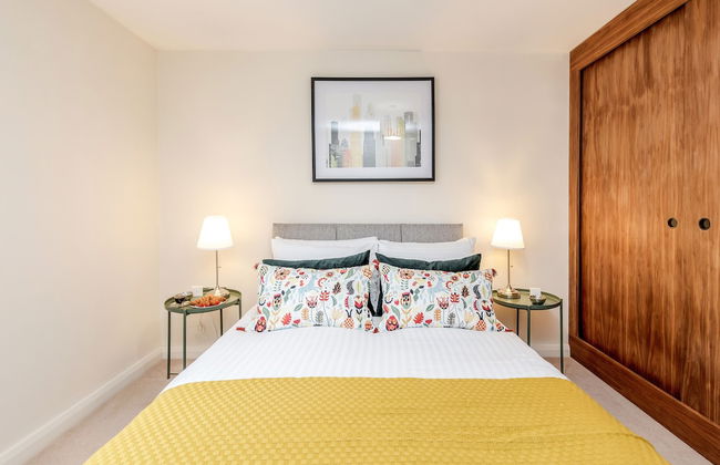 Large Apartment near Windsor Castle - Photo 12