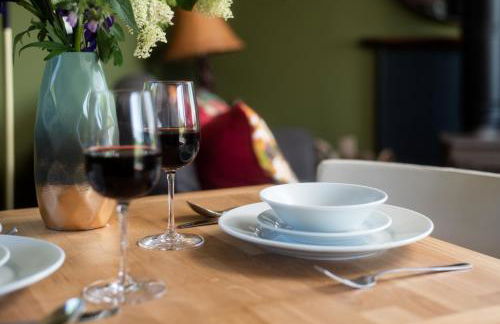 Bastle Retreats Cabin with hot tub - Foto 8