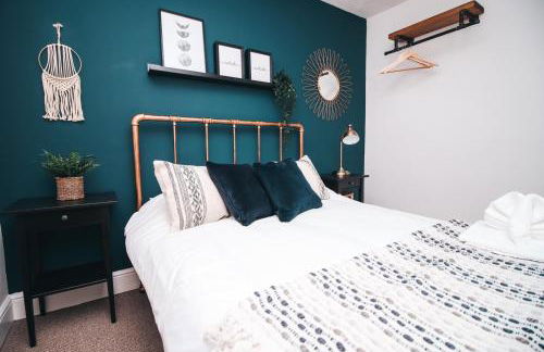 Commercial House, By Solace Stays - Foto 39