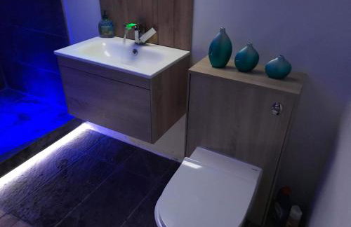 Vollie House with Hot Tub, Sauna & Log Burner - Foto 9