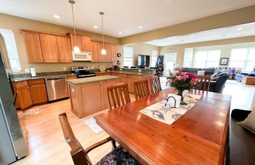 5 Bedroom Home in Old Homestead II - Photo 8