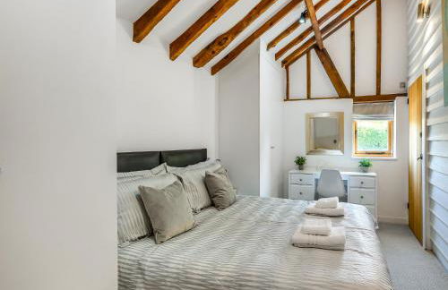 Liston Hall Barn - Photo 17