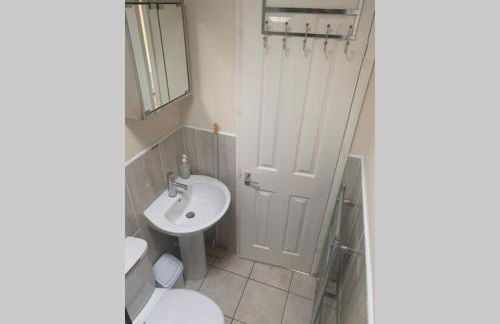 Stay on the grounds of this beautiful Manor house - Photo 14