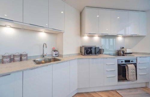 Bright 2BR Apartment at Trinity Point - Foto 10