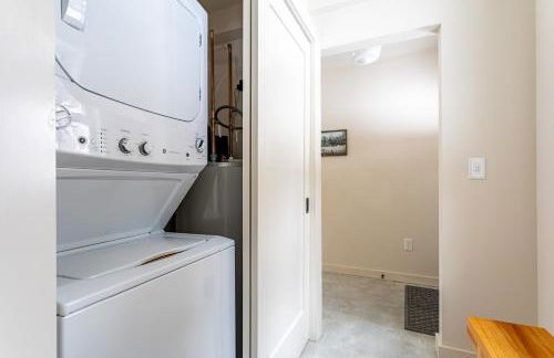 Lakefront Cabin with Private Dock Kenoza Den - Foto 42