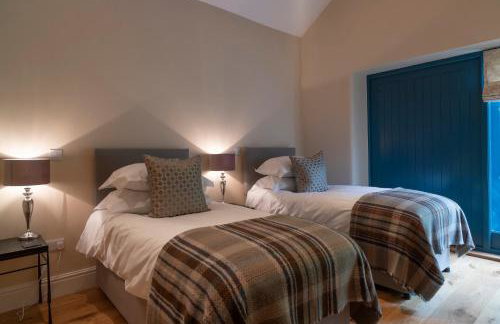 Kingfisher Cottage Upperdale Peak District - Photo 9