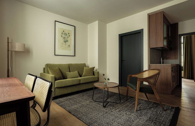 Batimont Suites & Apartments - Photo 26