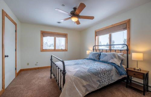 Mountain View Home w/Hot Tub - Close to Downtown! - Foto 15