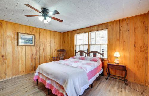 Authentic Log Cabin in Pineville ~ 2 Mi to River! - Foto 12