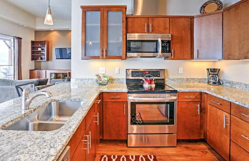 Breezy Lake Chelan Condo with Pool and Hot Tub Access! - Foto 11