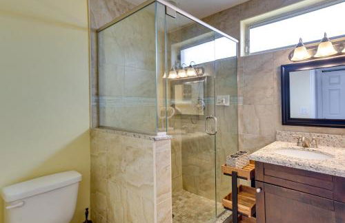 Pool and Screened-In Patio Tropical Florida Abode - Foto 14