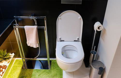 Luxury 2BR Spacious & Stylish with Patio near Metro - Foto 39