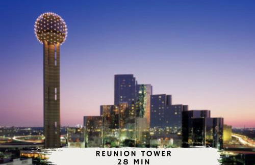 Luxury Living w Backyard Pool Oasis 5BD 3BA - Foto 46