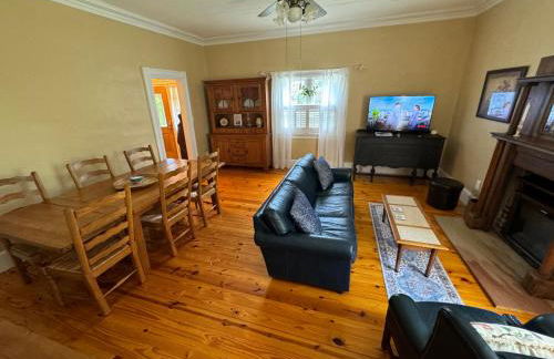 Historic 1818 Riverfront Cottage - Foto 13