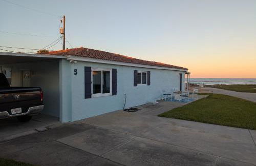 Beautiful Ormond Beachfront House! - Photo 30