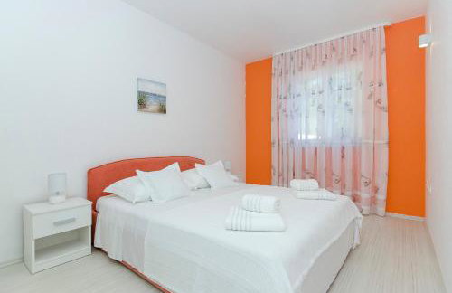 Guest house LUCIJA with swimming pool - Photo 4