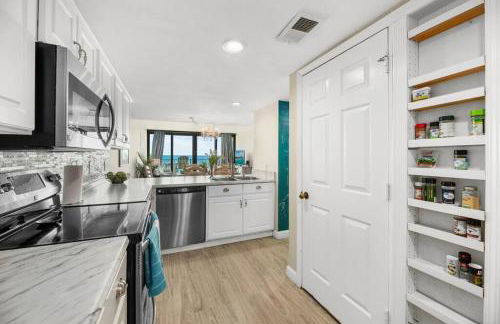 *OCEAN FRONT* Pier-adise 2Bed/2Bath, Sleeps 8 - Photo 37