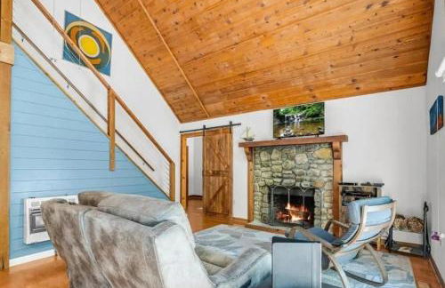 Updated Classic Cabin, Private Community and Hot Tub - Foto 17
