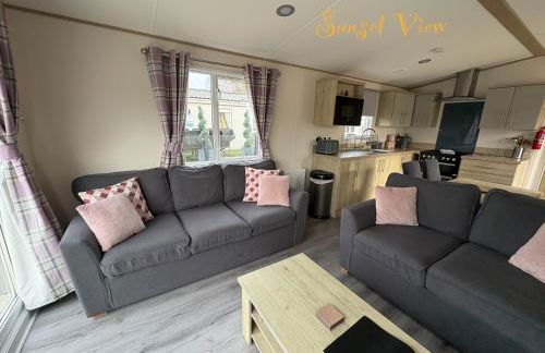 Tattershall Lakes Sunset View Caravan Lakeside, Hot Tub, Garden, Private Fishing Peg & WiFi - Foto 6