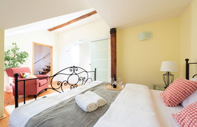 Spacious 2-level apart National Theatre - Foto 7