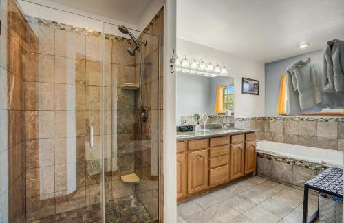 Monument Gym Trails & Lake Dog Friendly Hot Tub - Foto 46