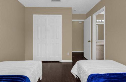 5Bd 2 Bath with Gameroom & Pool 1 story House - Foto 19