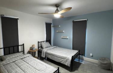 The Palm Stay Near SWF Airport laundry - Foto 5