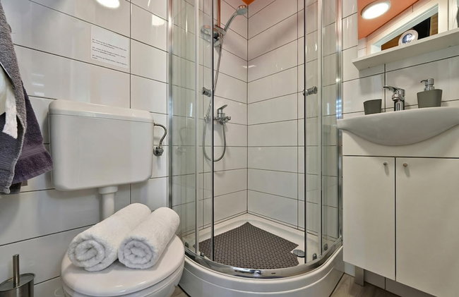 Holiday House Dora - Nice home with nice forest view and Outdoor swimming pool, Whirlpool-Jacuzzi, Sauna, 2 bedrooms and WiFi - Foto 37