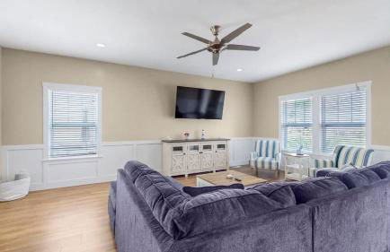 Spacious Dog-Friendly Getaway with Year-Round Pool & Hot Tub - Foto 12