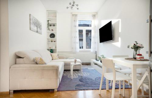 BlueDahlia Apartment - 4-min Walk to Main Station - Zagreb Donji grad - Photo 36