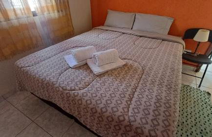 Casa amarela - Perto do Centro - Foto 1