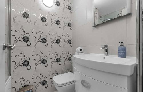 Prime Location with Modern Comfort - Foto 18