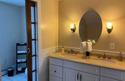 Spacious 5 BR Home w/ Hot Tub - Foto 14