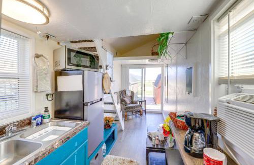11 Mi to Heavenly Resort Pet-Friendly Tiny Home - Foto 4