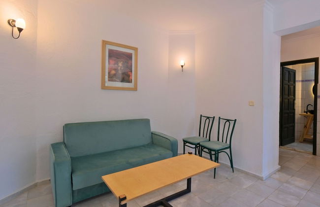 Club Mel Holiday Resort - Photo 11