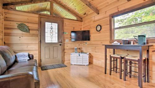 Hike, Sip and Unwind! Mill Spring Cabin Near Winery - Foto 2