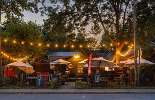 The Lyellton House: Water View, Steps from Beach - Foto 26