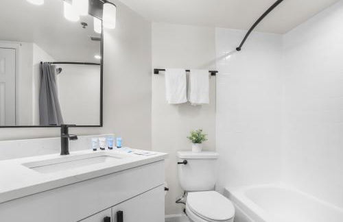 Prime Pentagon City Apt with Rooftop Access - Foto 14