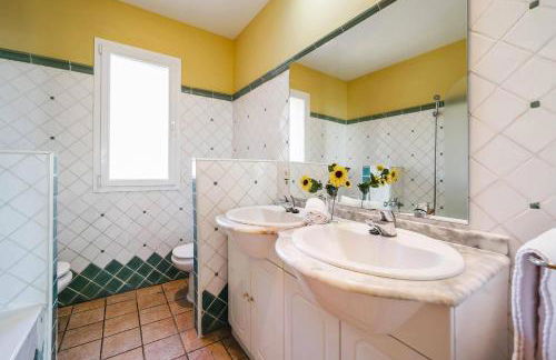 Villa Angela Flores by Villa Plus - Photo 24