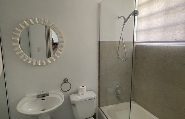 CasaMar 3 Bed 3 Bath With Pool - Photo 18