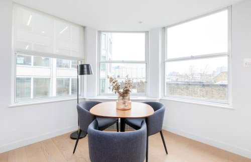 Perfect One Bed in Green Park Station - Photo 8