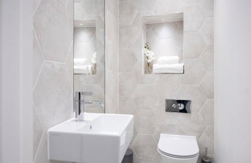 Newly Furnished Apt w/ Patios - Hampstead Heath - Foto 13