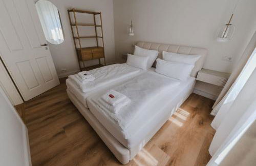 STAYLIGHT Business & Boutique Apartment - Parking lot - Foto 20