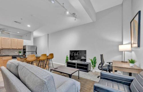 Stylish Condo • Walk to Theaters • Parking - Foto 8