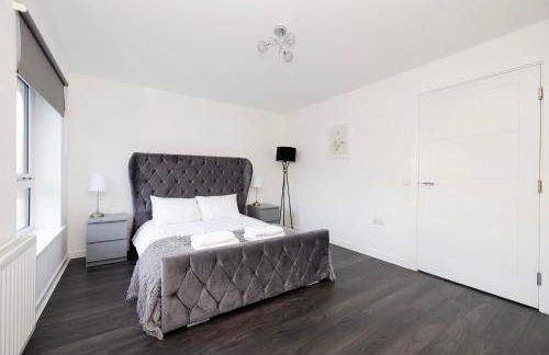 Stylish 3BR Home with Garden & Free Parking - Near O2 Academy & City Centre - Foto 16