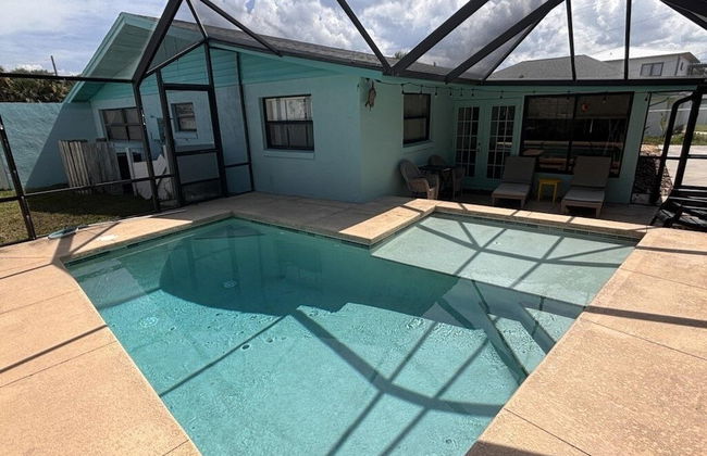 Amazing Pet Friendly 3 Bed House - Heated Pool 3 Bedroom Home by RedAwning - Foto 25